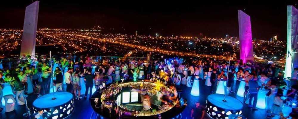 SKY BAR TẦNG SÂN THƯỢNG